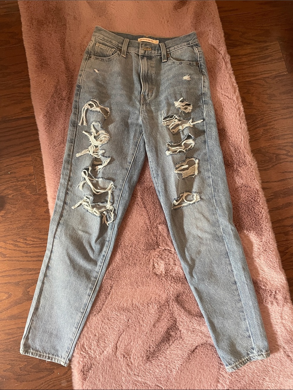 High-Waist Distressed Women’s Levi Jeans